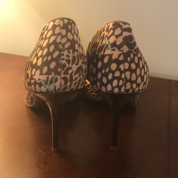 Aldo Heels- cheetah print with hints of teal - Picture 6 of 6